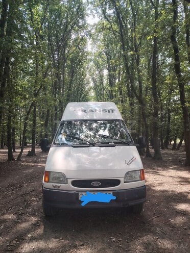 Ford Transit-1