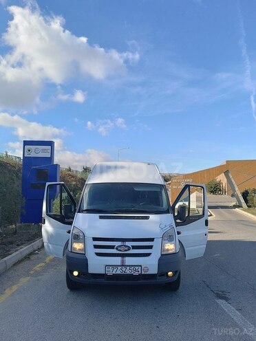 Ford Transit-4