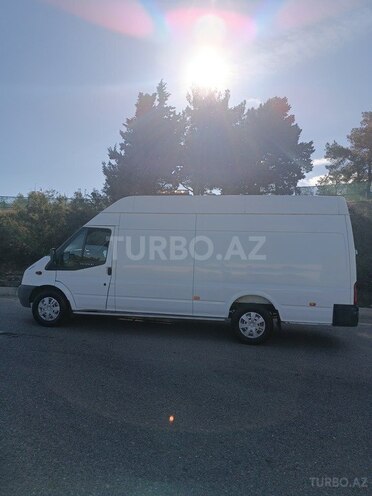 Ford Transit-12