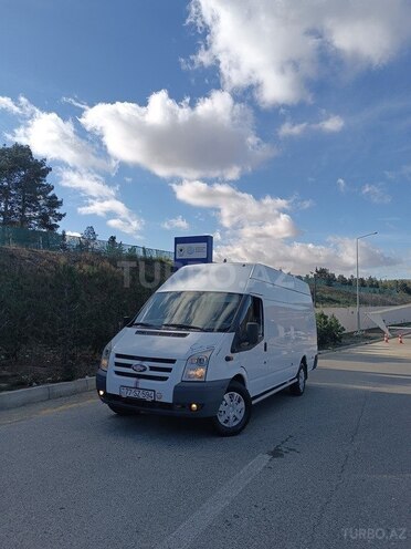 Ford Transit-3