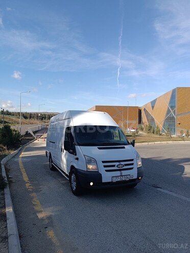 Ford Transit-13