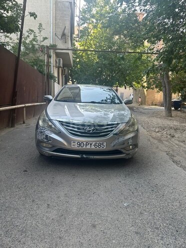 Hyundai Sonata-2