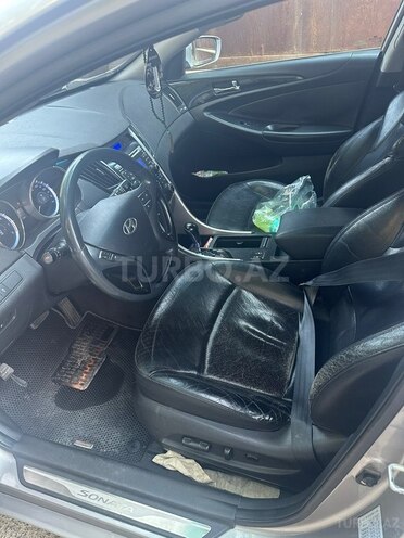 Hyundai Sonata-6