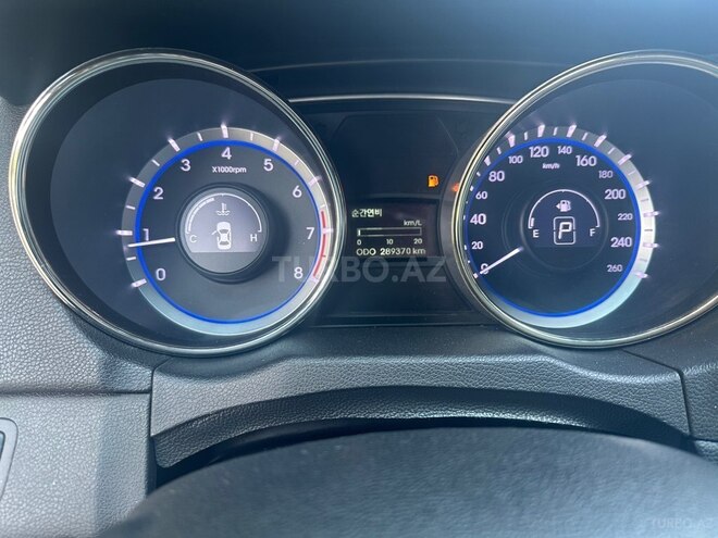 Hyundai Sonata-4