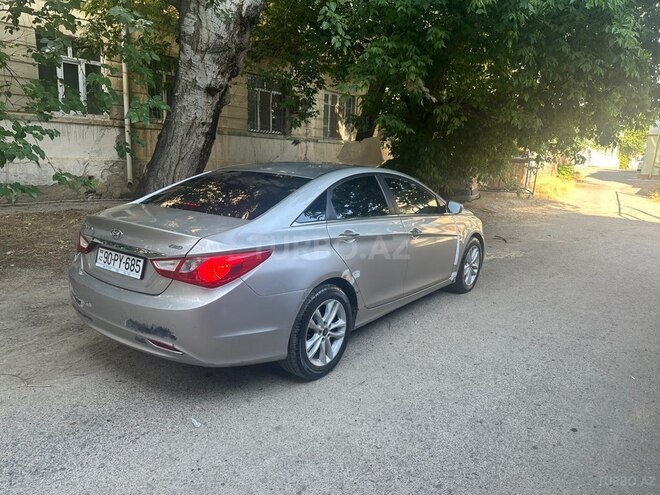 Hyundai Sonata-8