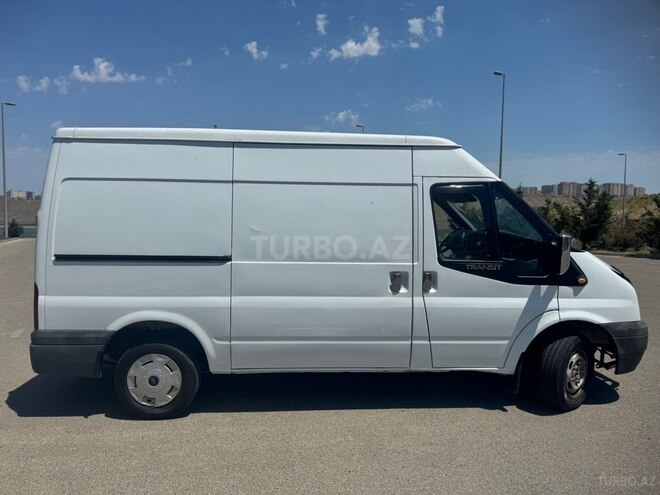 Ford Transit-3