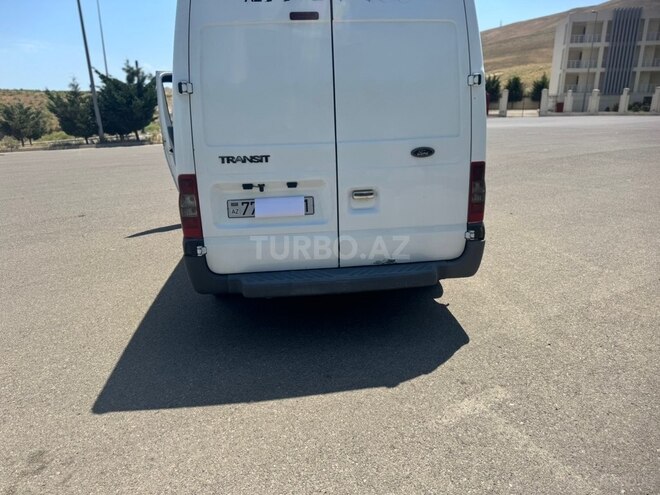Ford Transit-8