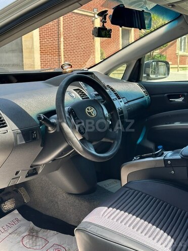 Toyota Prius-6