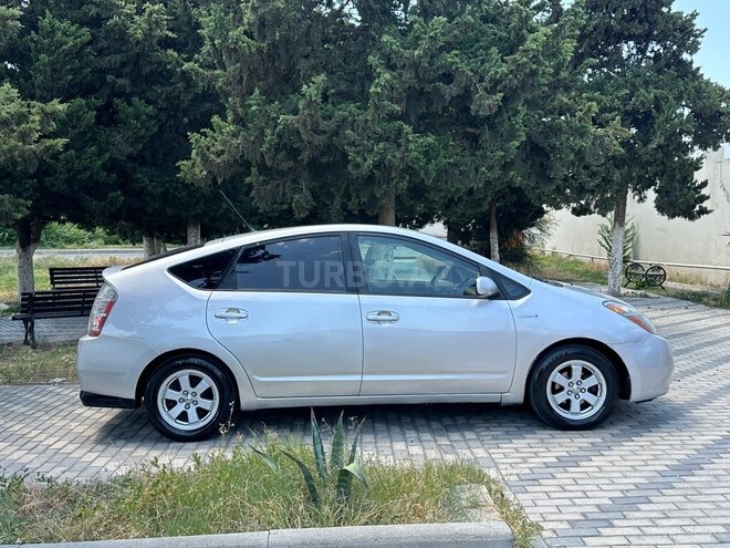 Toyota Prius-8