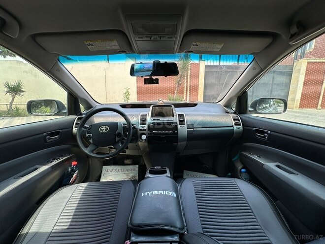 Toyota Prius-5