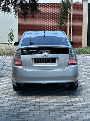 Toyota Prius-4