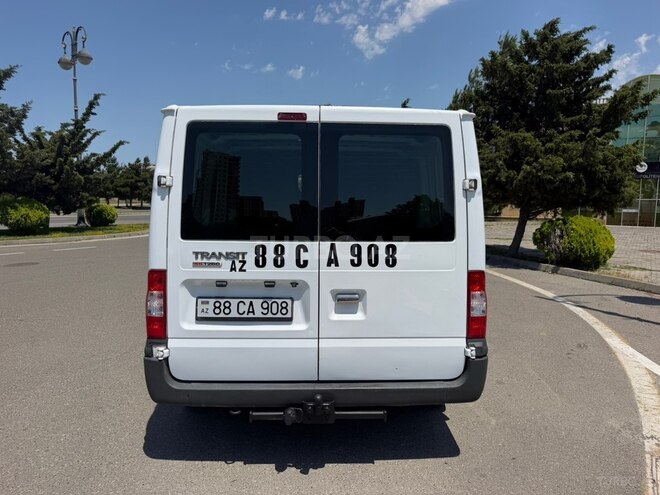 Ford Transit-4