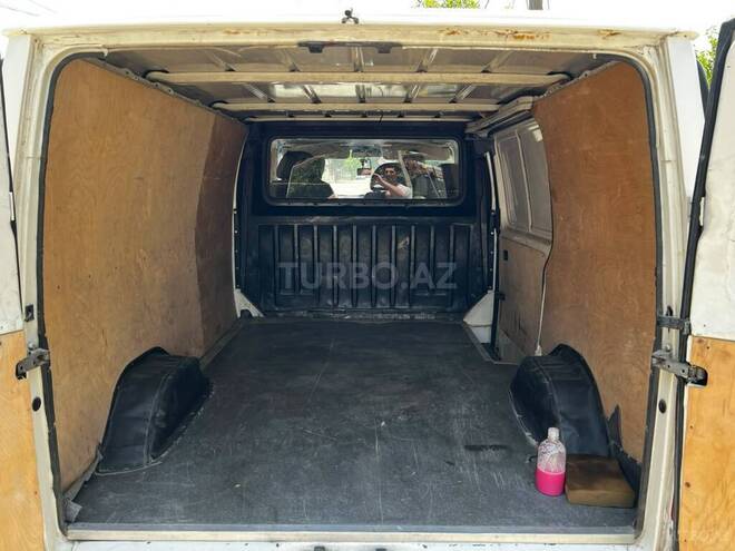 Ford Transit-10