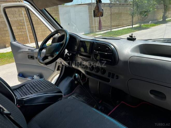 Ford Transit-5