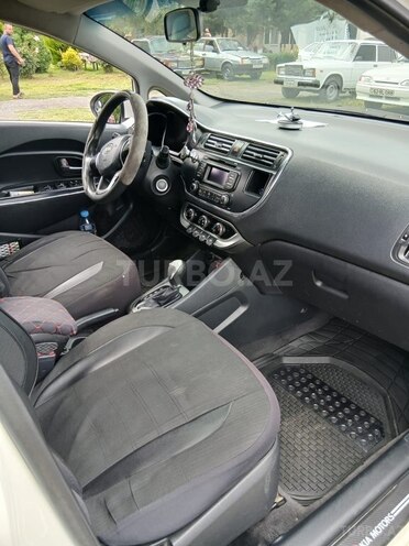Kia Rio-4