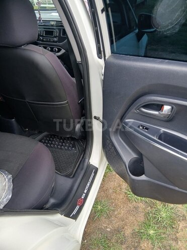 Kia Rio-8
