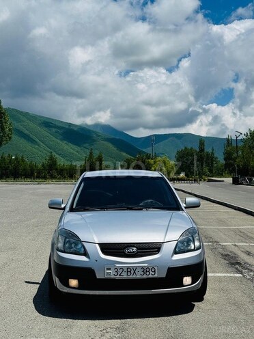Kia Rio-1
