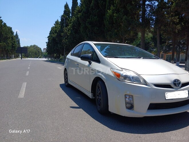 Toyota Prius-2