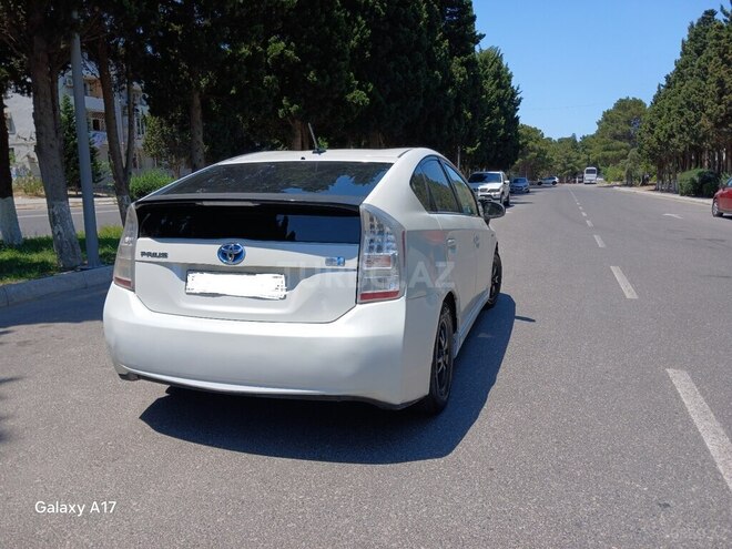 Toyota Prius-3