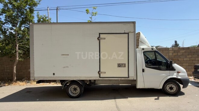 Ford Transit-4