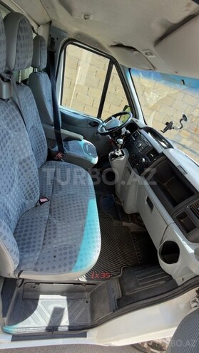 Ford Transit-7
