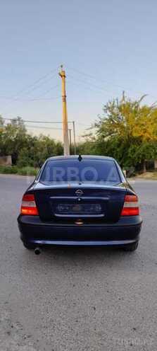Opel Vectra-4