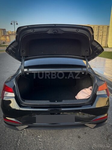 Hyundai Elantra-3