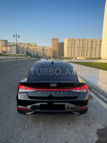 Hyundai Elantra-2