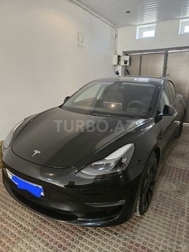 Tesla Model 3-2