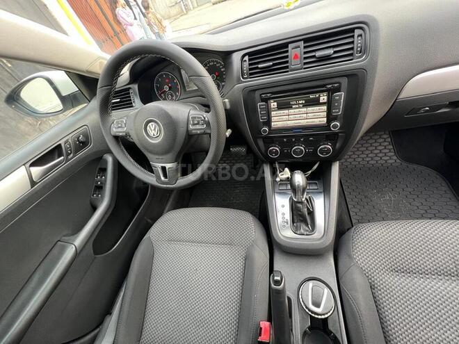 Volkswagen Jetta-7