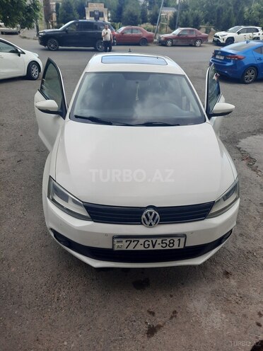 Volkswagen Jetta-16