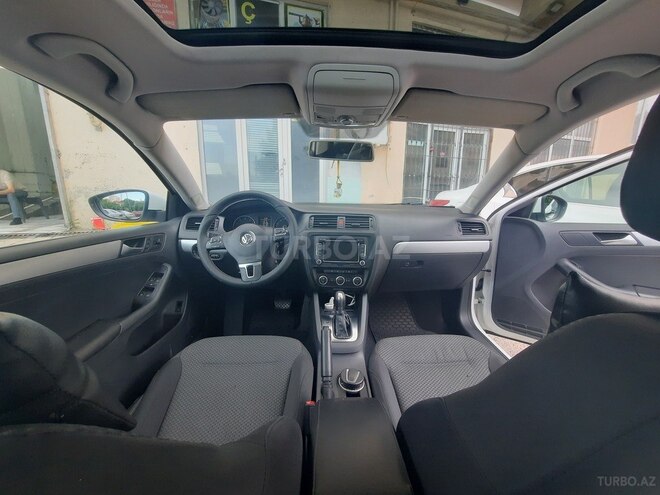 Volkswagen Jetta-18