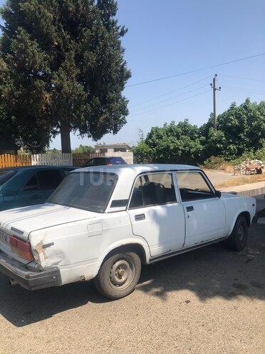 LADA (VAZ) 2107-2