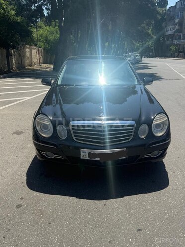 Mercedes E 280-1