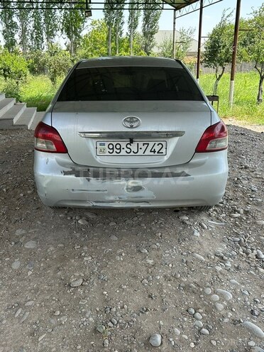 Toyota Yaris-2