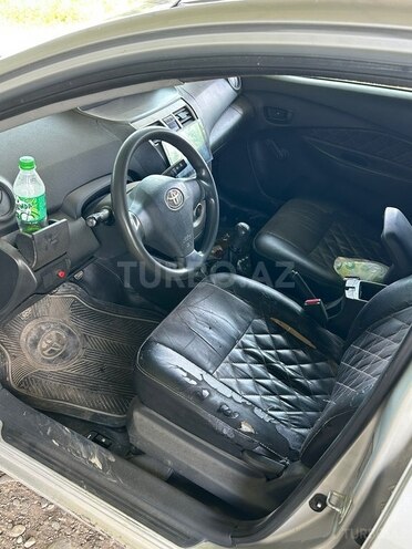 Toyota Yaris-3
