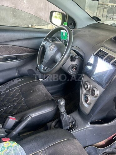 Toyota Yaris-4