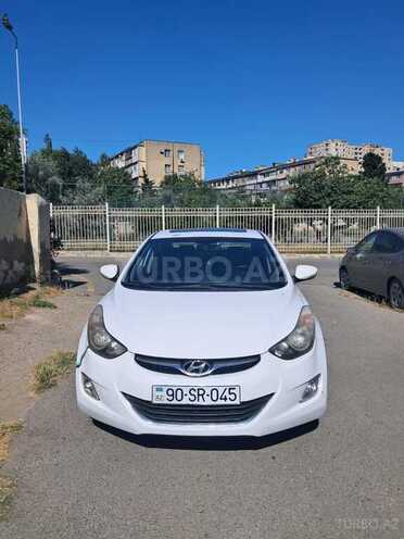 Hyundai Elantra-1