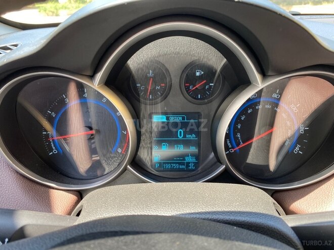 Chevrolet Cruze-10