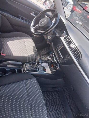Kia Rio X-Line-5