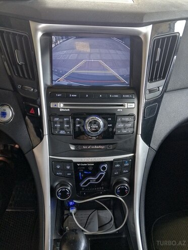 Hyundai Sonata-16