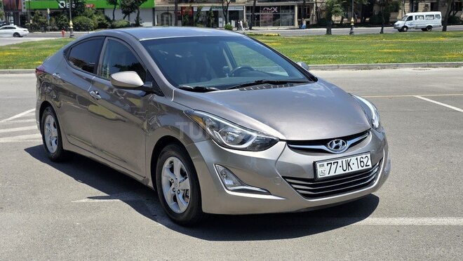 Hyundai Elantra-6