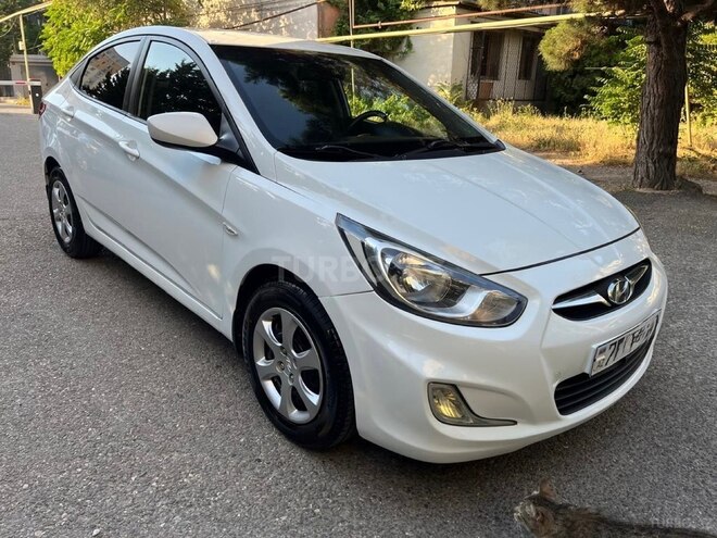 Hyundai Accent-2