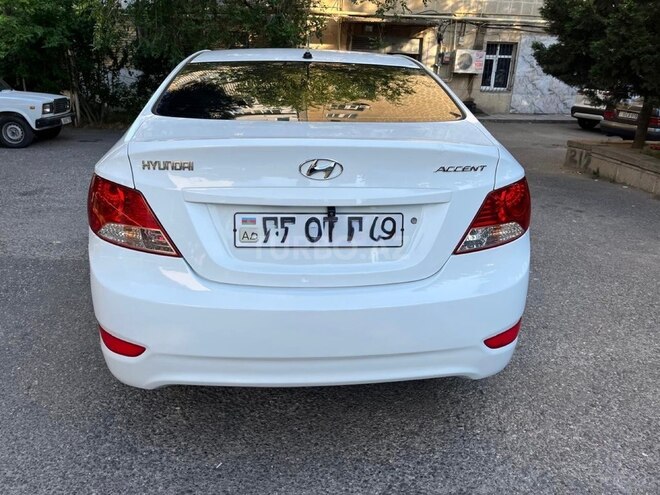 Hyundai Accent-8