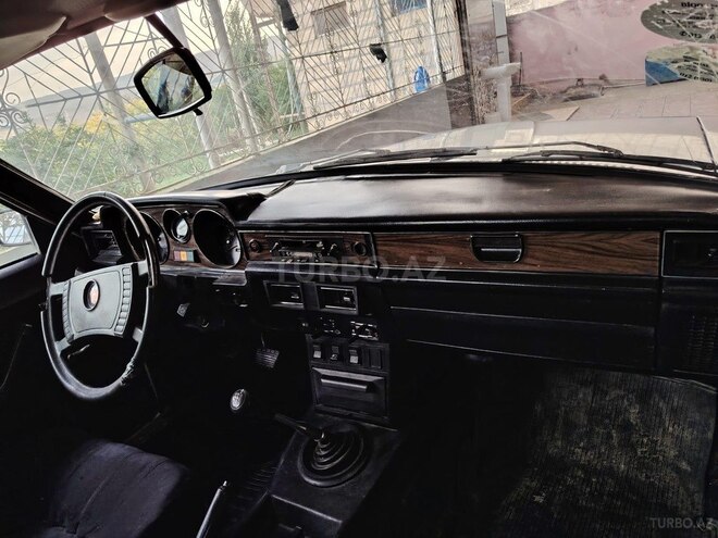 GAZ 24 "Volga"-3