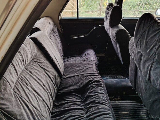GAZ 24 "Volga"-10