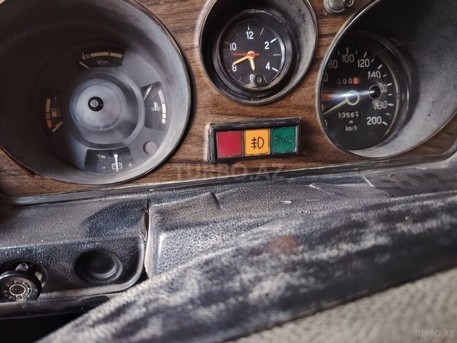 GAZ 24 "Volga"-11