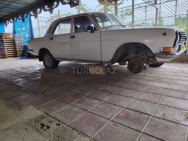 GAZ 24 "Volga"-13