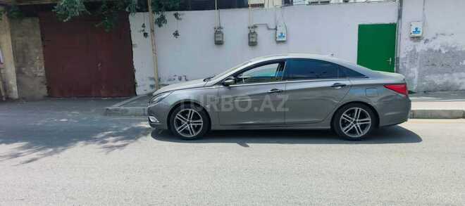Hyundai Sonata-2