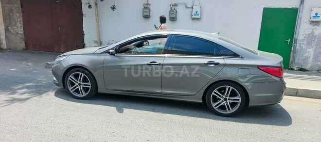 Hyundai Sonata-4